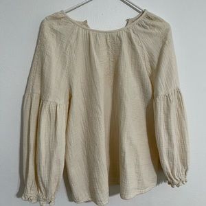 Creamy white tunic. Universal threads size s